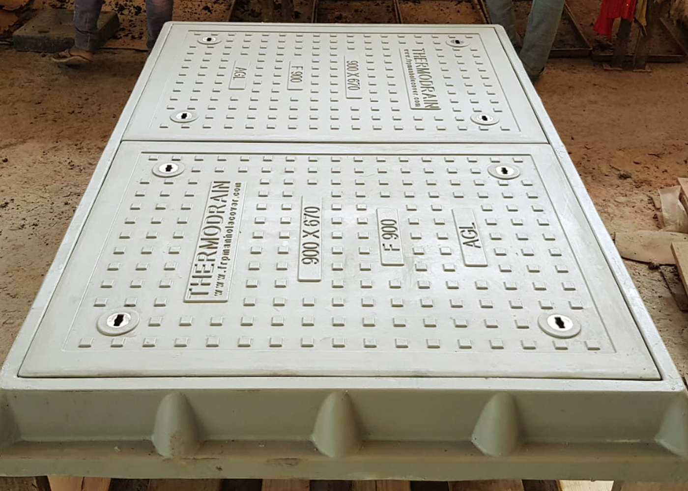 multiple-covers-with-frame